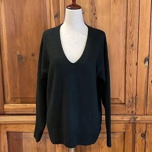 H&M Black V Neck Oversized Fit Sweater Sz. XS